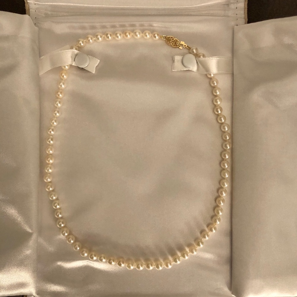 Real Pearl Necklace - Perfect Condition!!